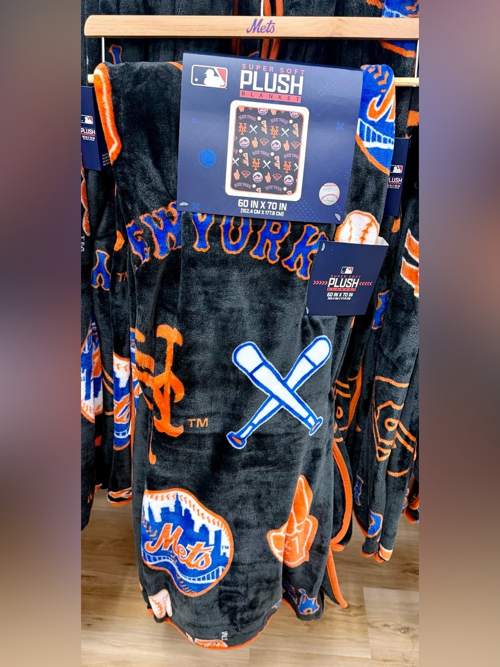 New York Mets plush blanket throw